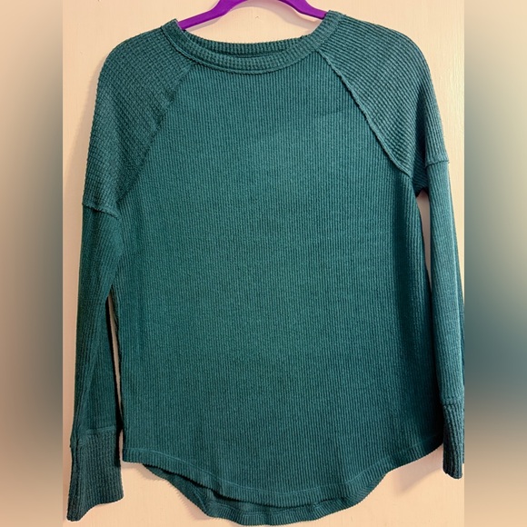 SO Tops - SO - Cozy Dark Green Ribbed Long-Sleeved Top (EUC)